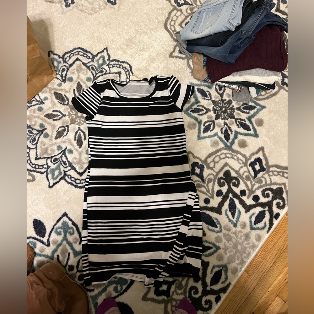 Short sleeve striped